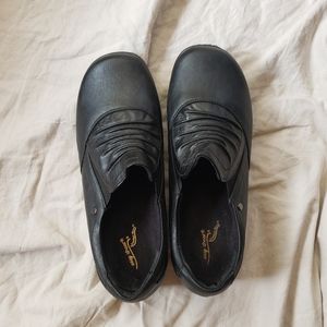 Easy Street Comfort Wave Dress Shoes With Slight Heel